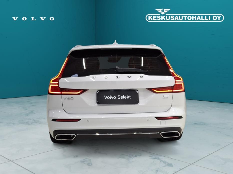 VOLVO V60 2022