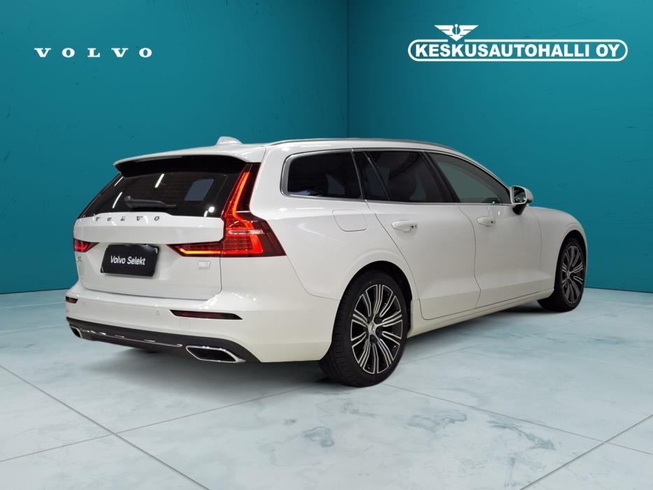 VOLVO V60 2022