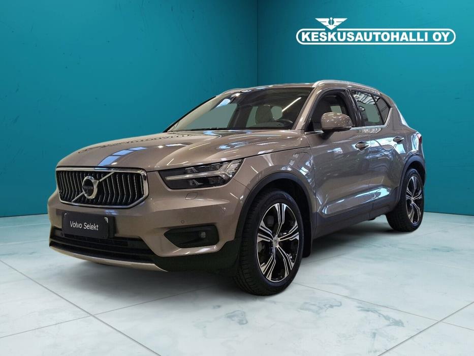 VOLVO XC40 2021