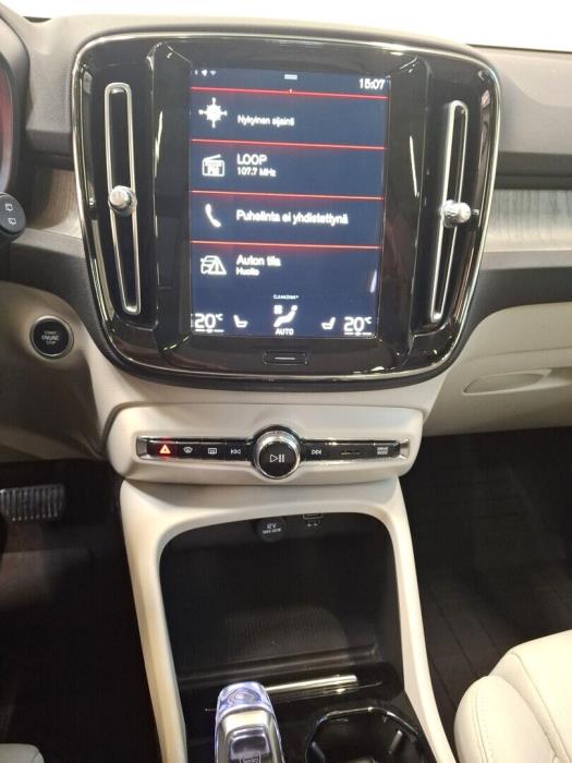 VOLVO XC40 2021
