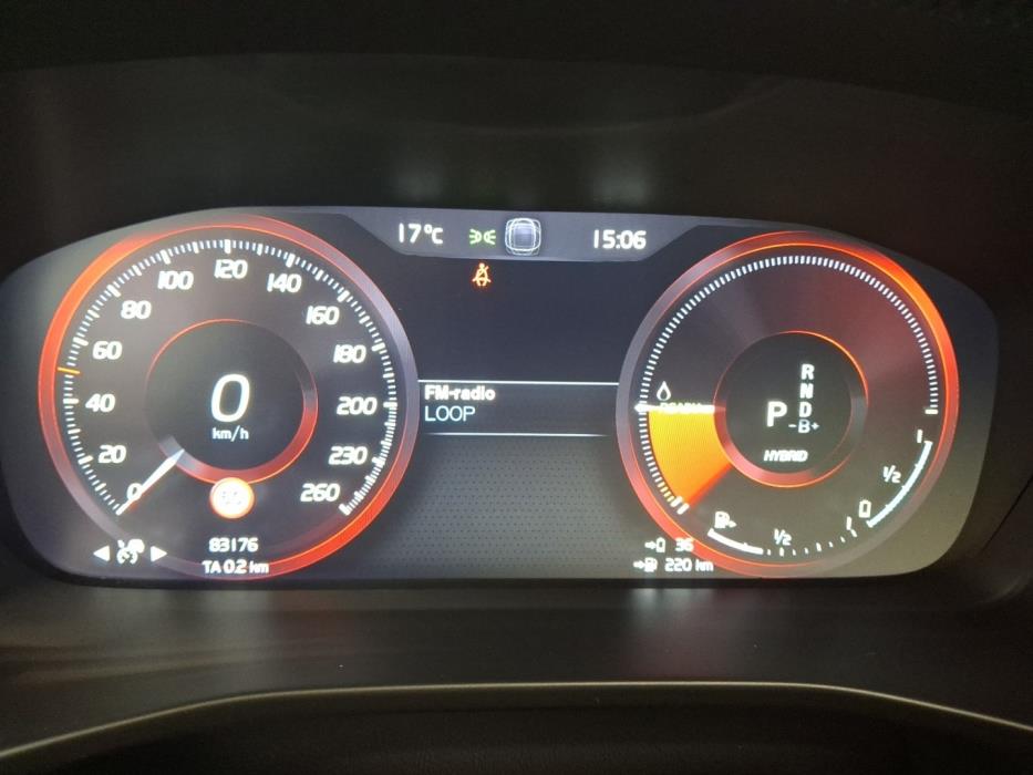 VOLVO XC40 2021