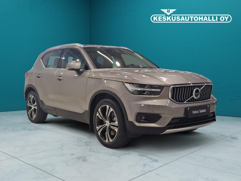 VOLVO XC40 2021