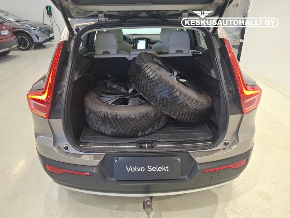 VOLVO XC40 2021