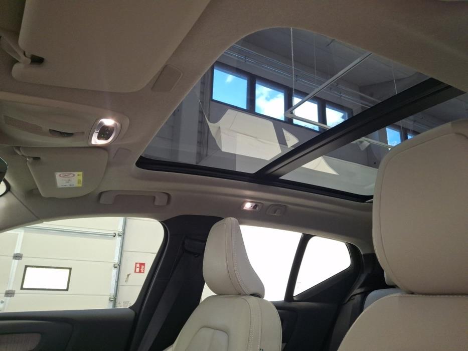 VOLVO XC40 2021