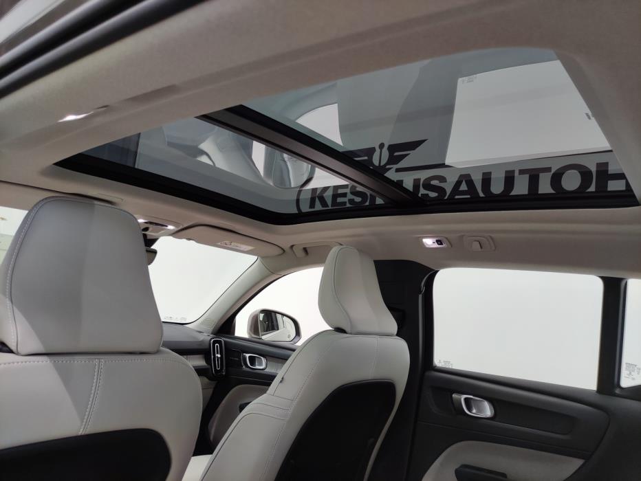 VOLVO XC40 2021