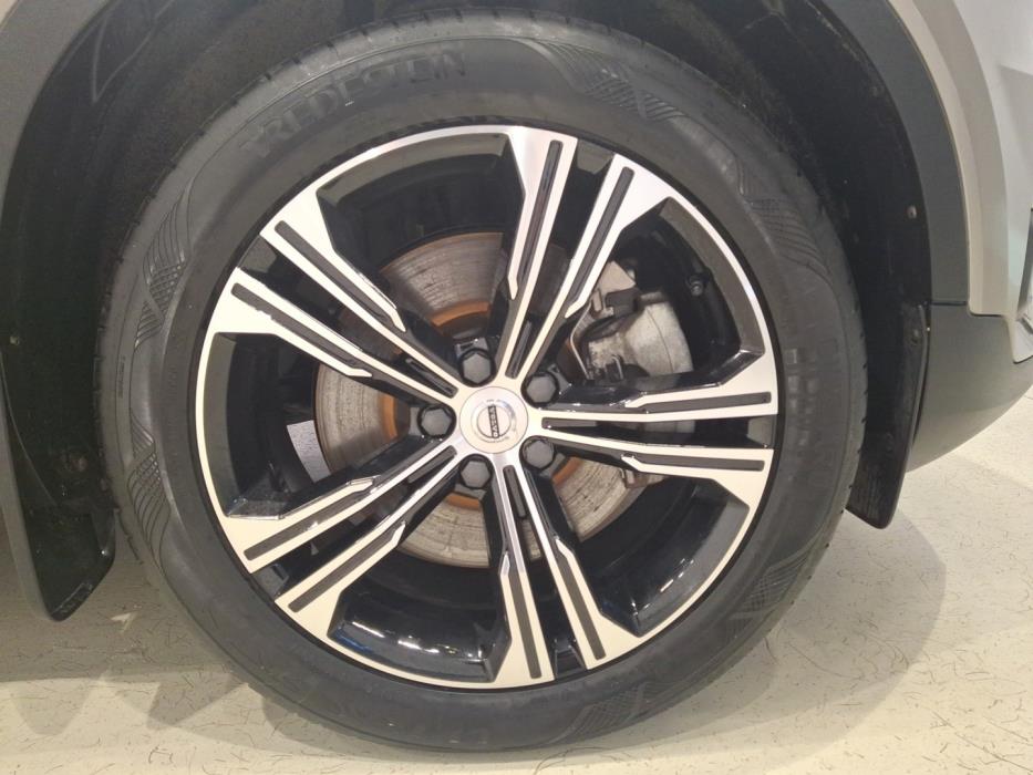 VOLVO XC40 2021