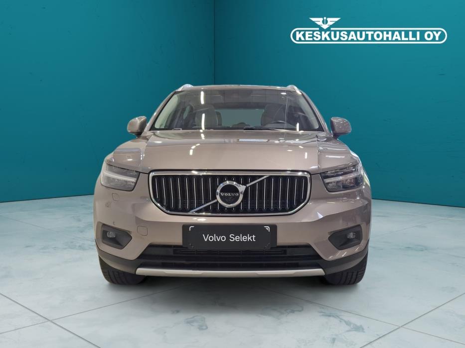 VOLVO XC40 2021