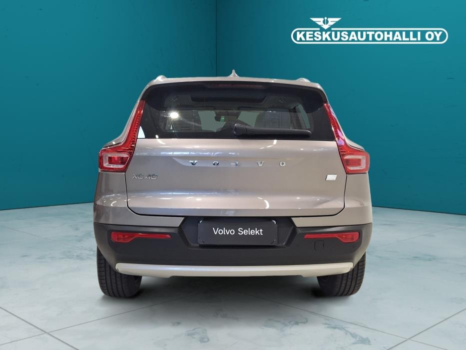 VOLVO XC40 2021