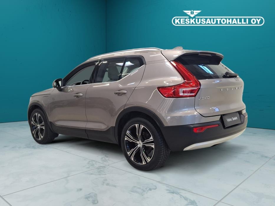 VOLVO XC40 2021