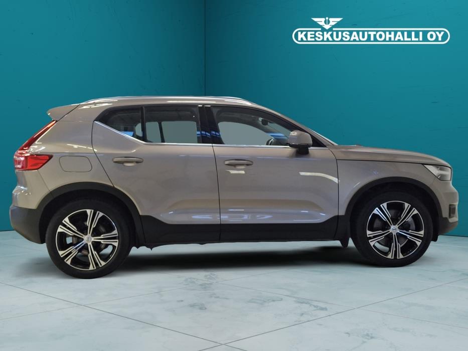 VOLVO XC40 2021