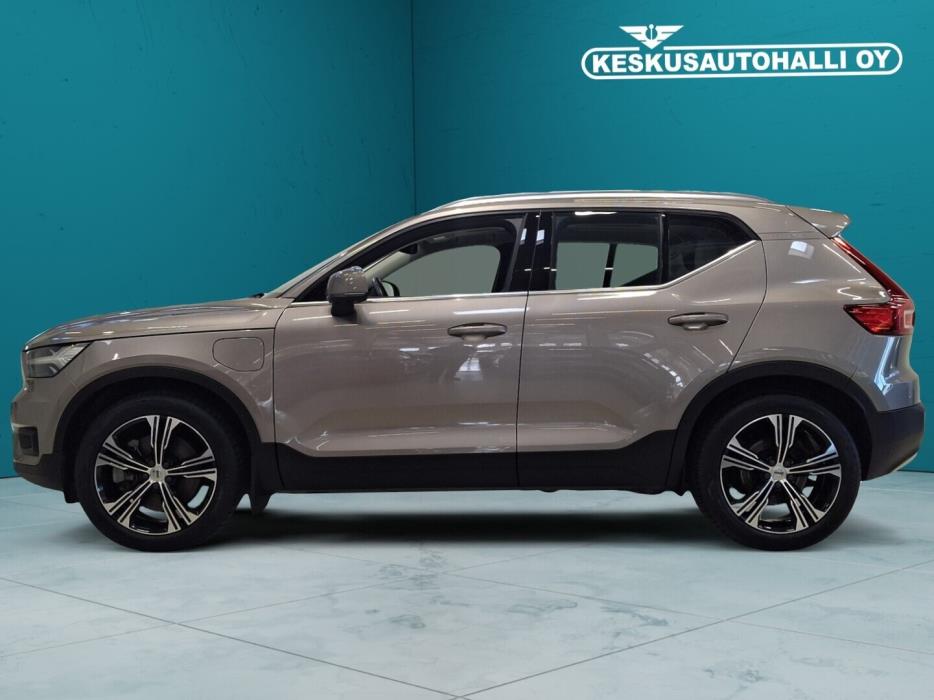 VOLVO XC40 2021
