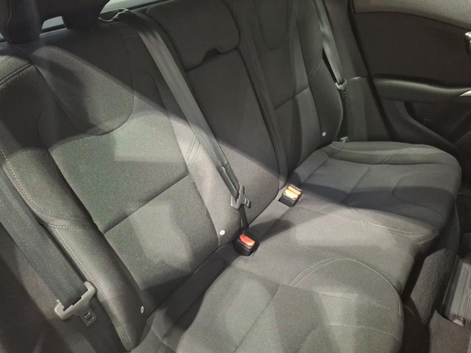 VOLVO V40 2017