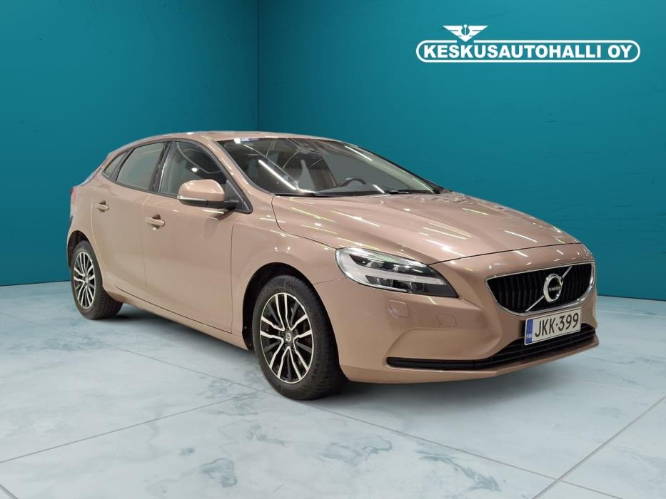 VOLVO V40 2017