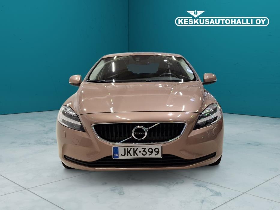VOLVO V40 2017