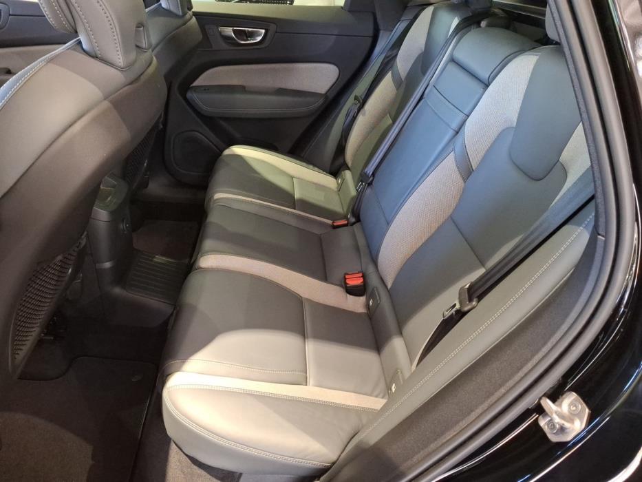 VOLVO XC60 2022