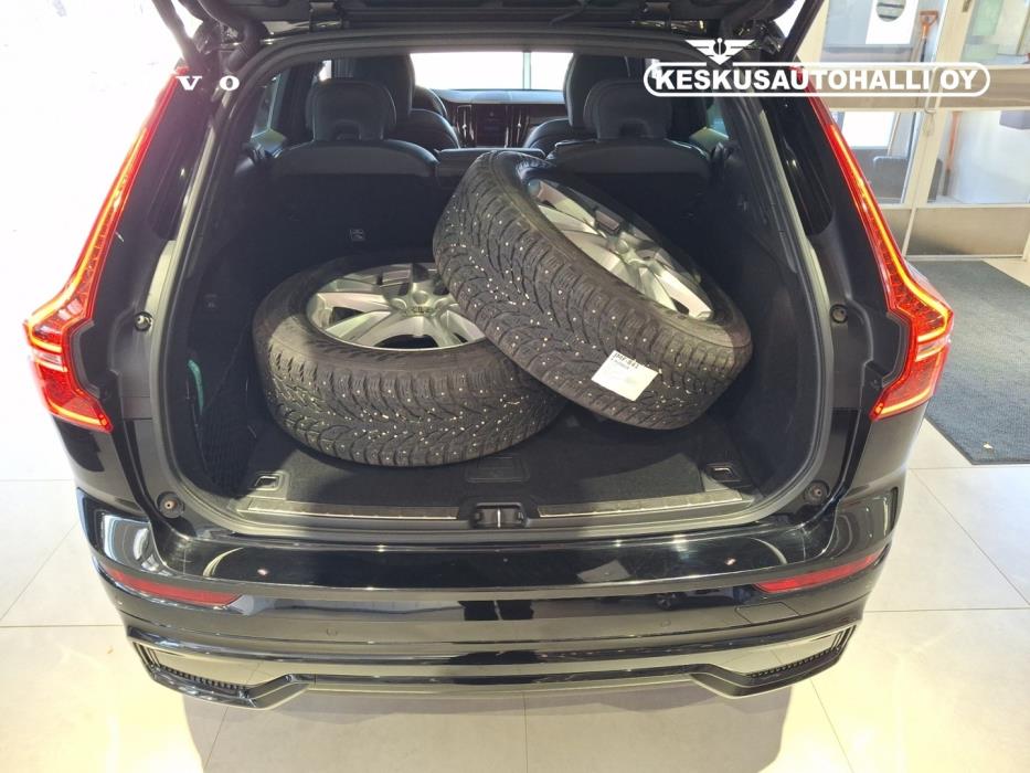 VOLVO XC60 2022
