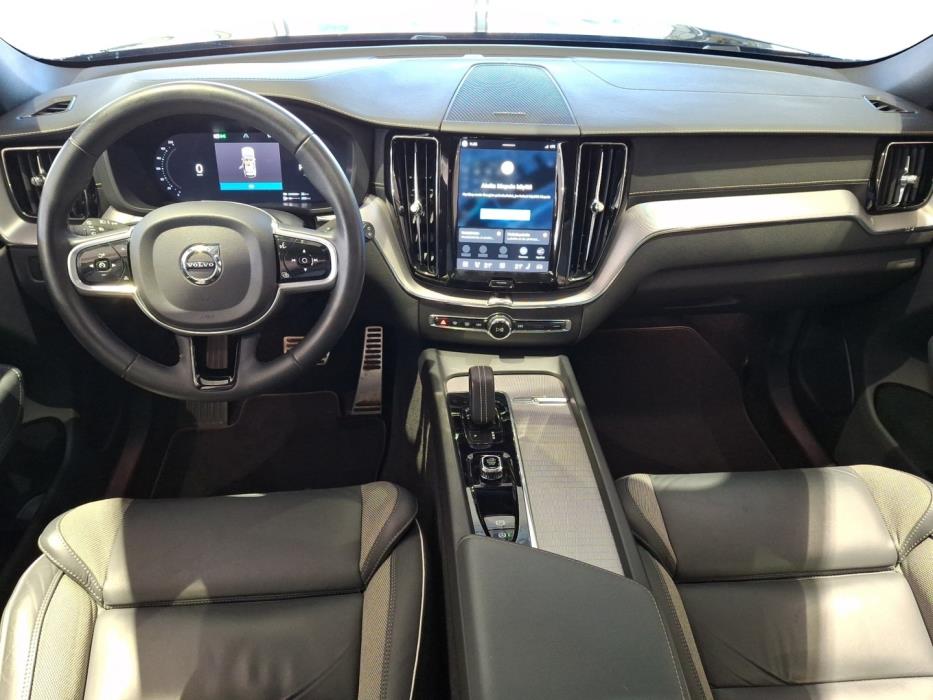 VOLVO XC60 2022