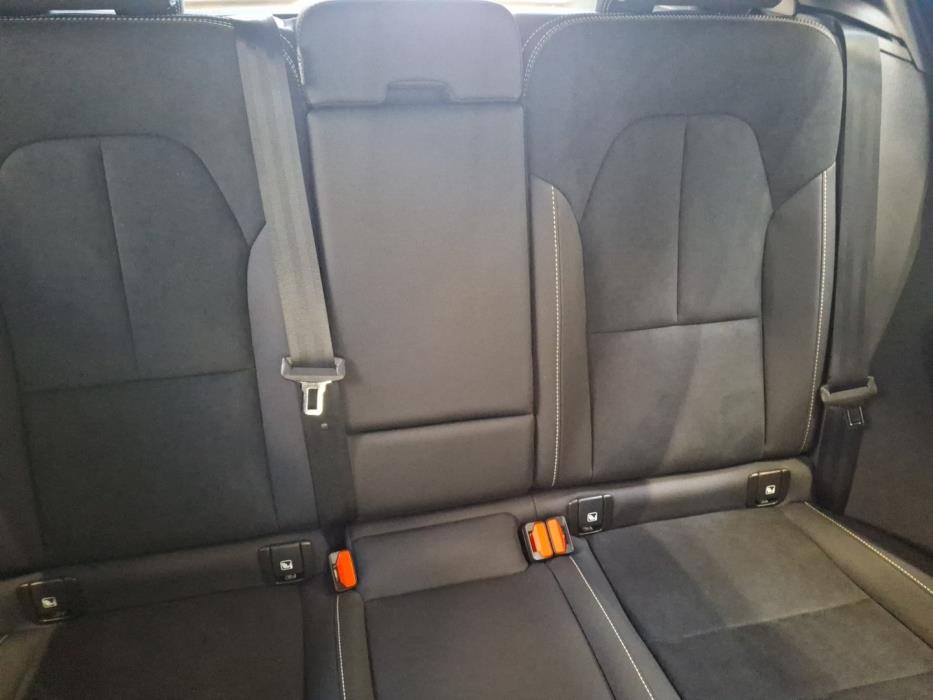 VOLVO EX40 2025