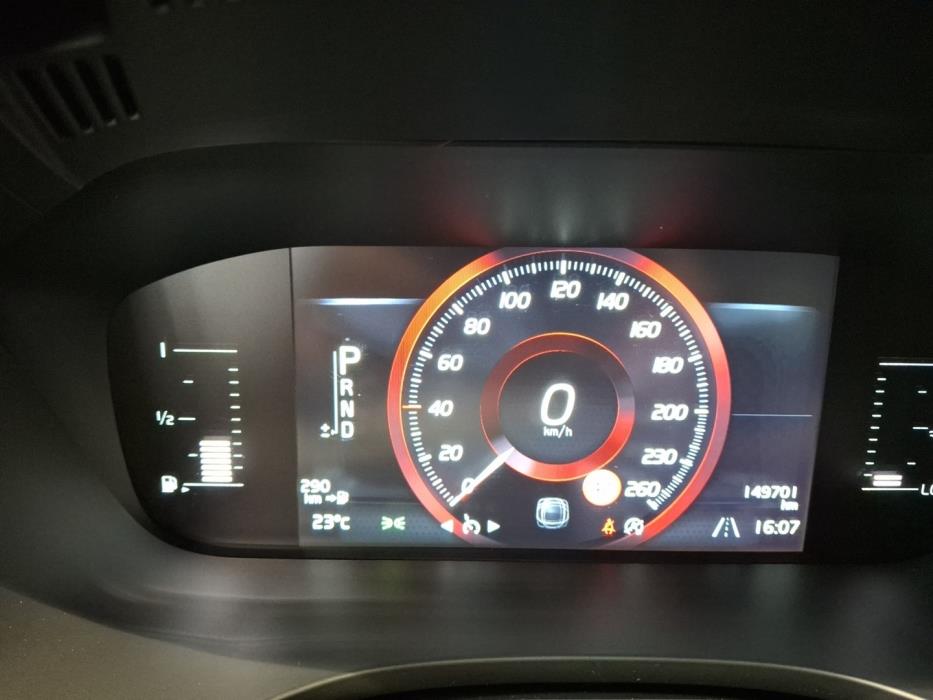 VOLVO XC60 2018