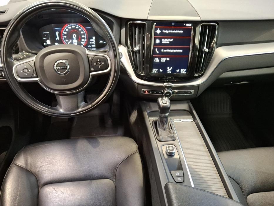 VOLVO XC60 2018