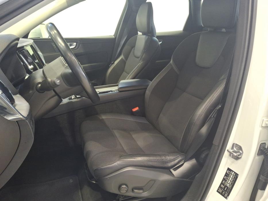 VOLVO XC60 2021