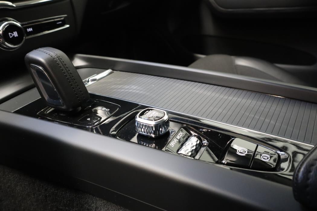 VOLVO XC60 2021