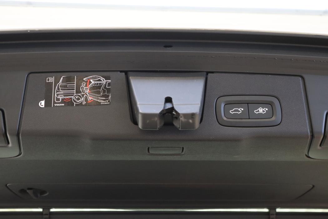 VOLVO XC60 2021