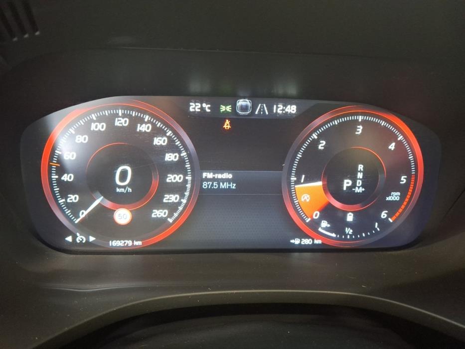 VOLVO XC60 2021