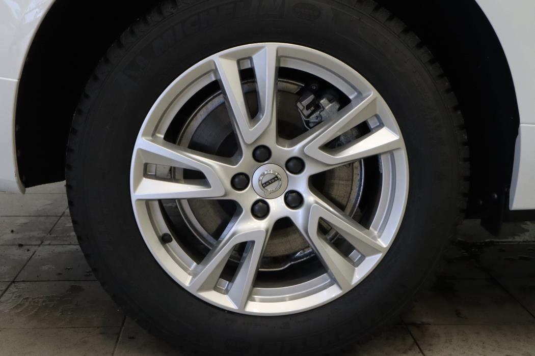 VOLVO XC60 2021