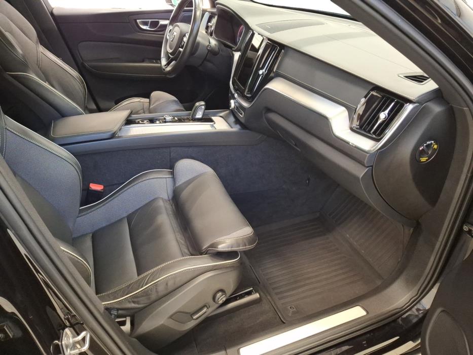 VOLVO XC60 2021