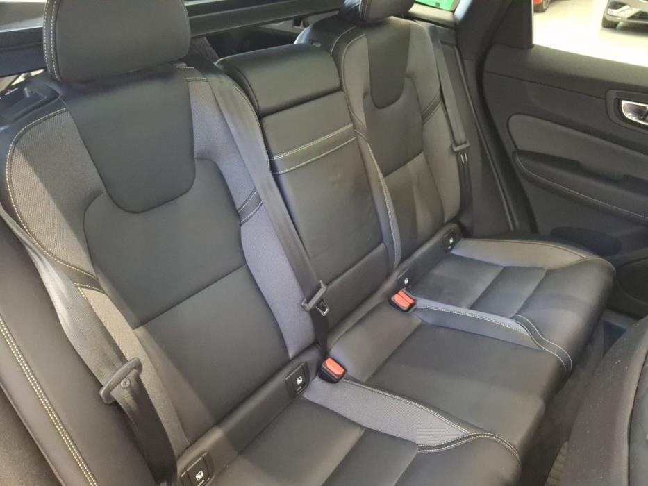 VOLVO XC60 2021