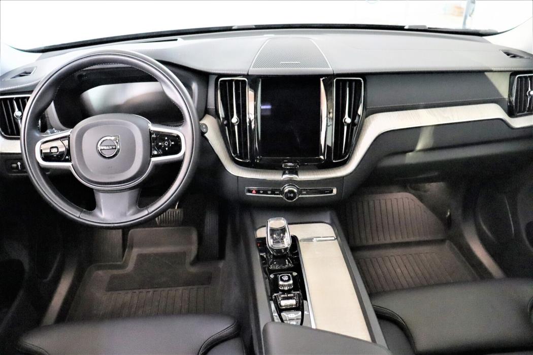 VOLVO XC60 2021
