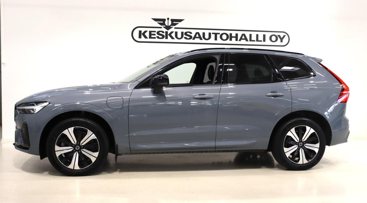 VOLVO XC60 2023
