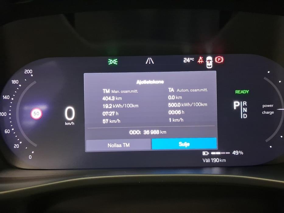 VOLVO XC40 2023