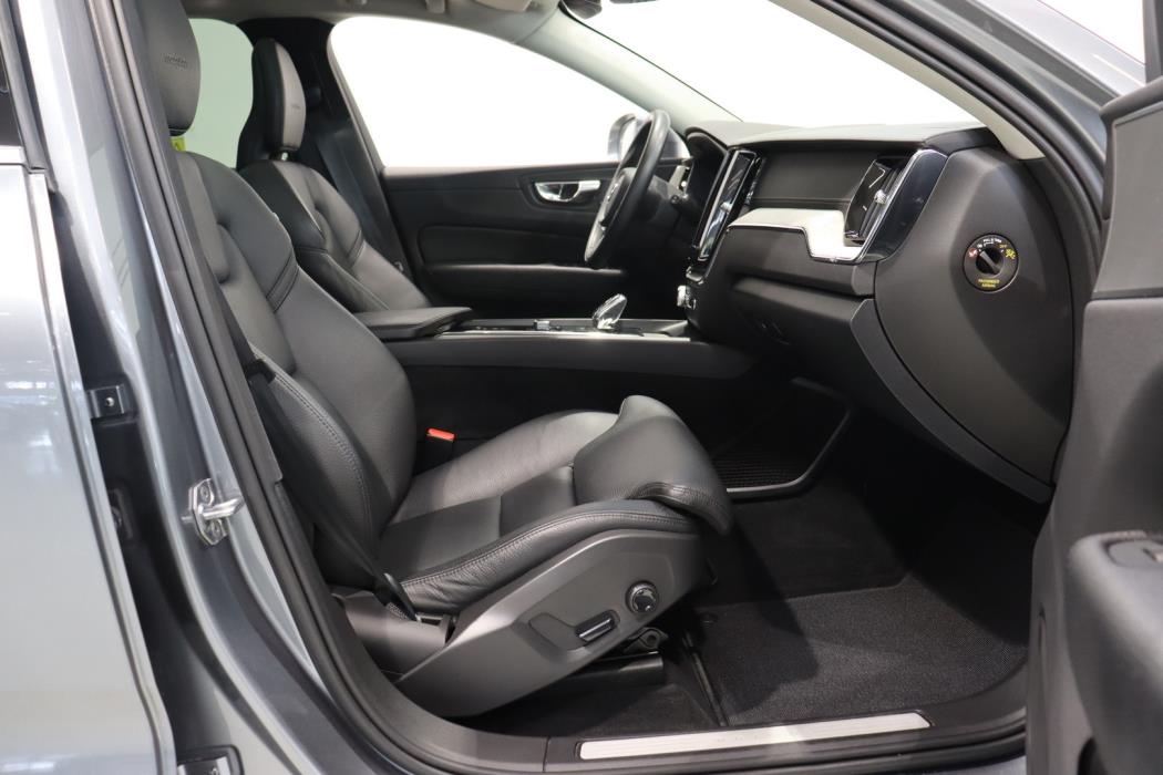 VOLVO XC60 2021