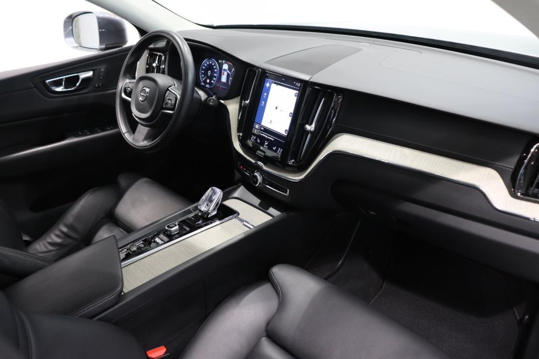 VOLVO XC60 2021