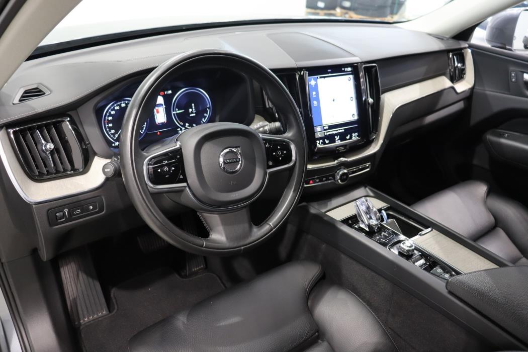 VOLVO XC60 2021