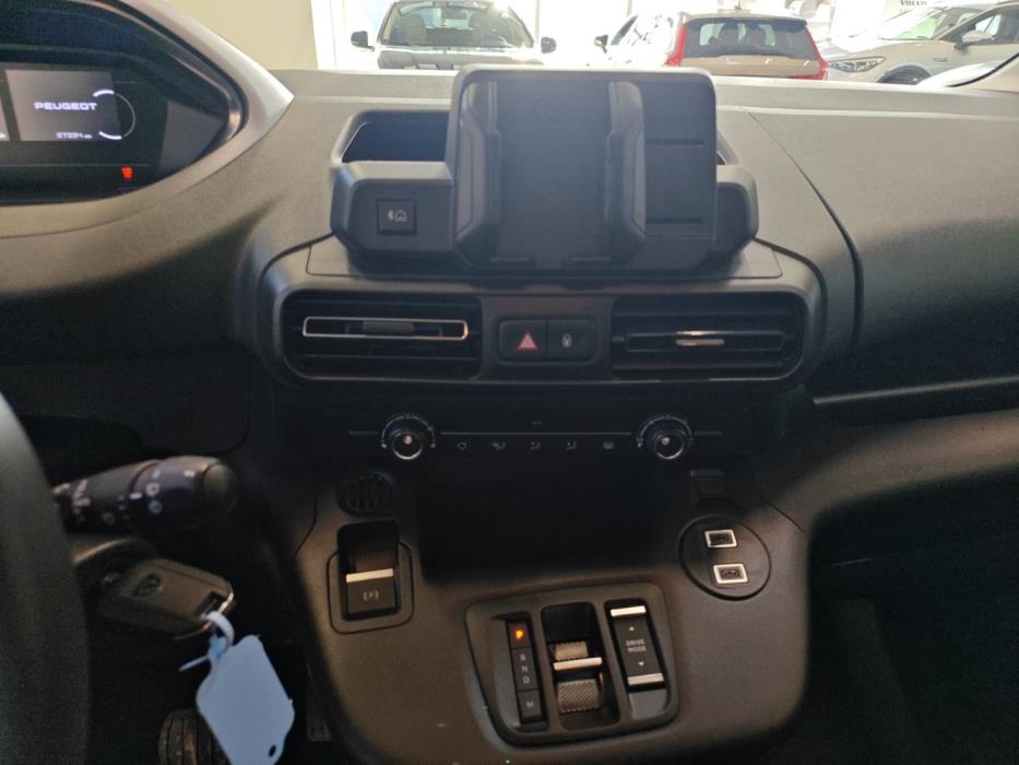 PEUGEOT Partner 2025