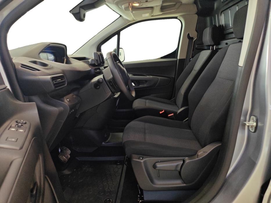 PEUGEOT Partner 2025