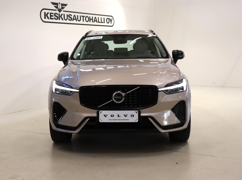 VOLVO XC60 2025