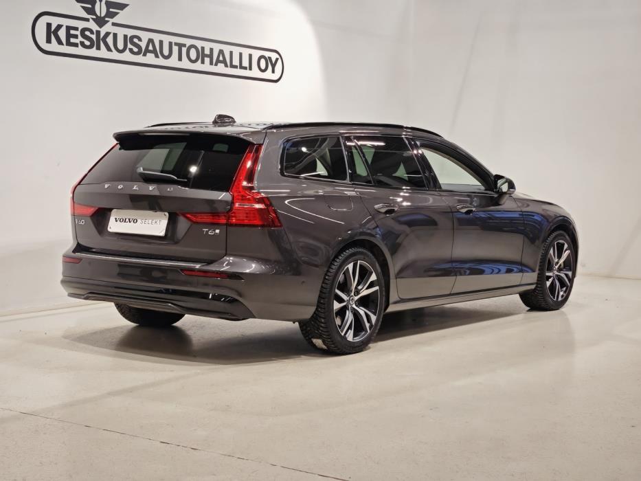 VOLVO V60 2025