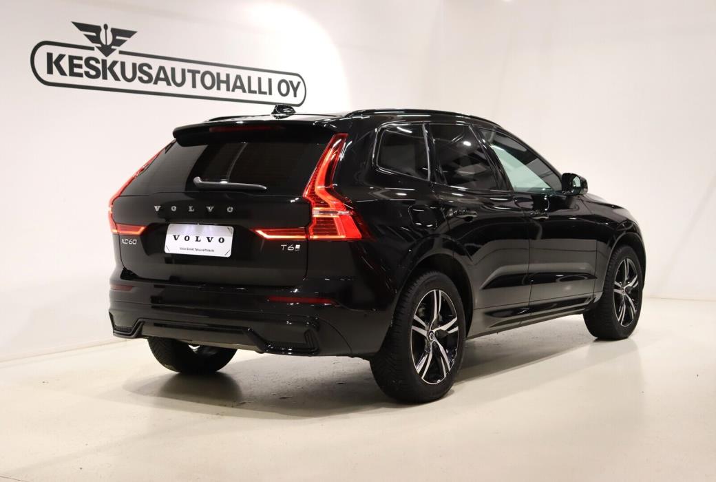 VOLVO XC60 2025