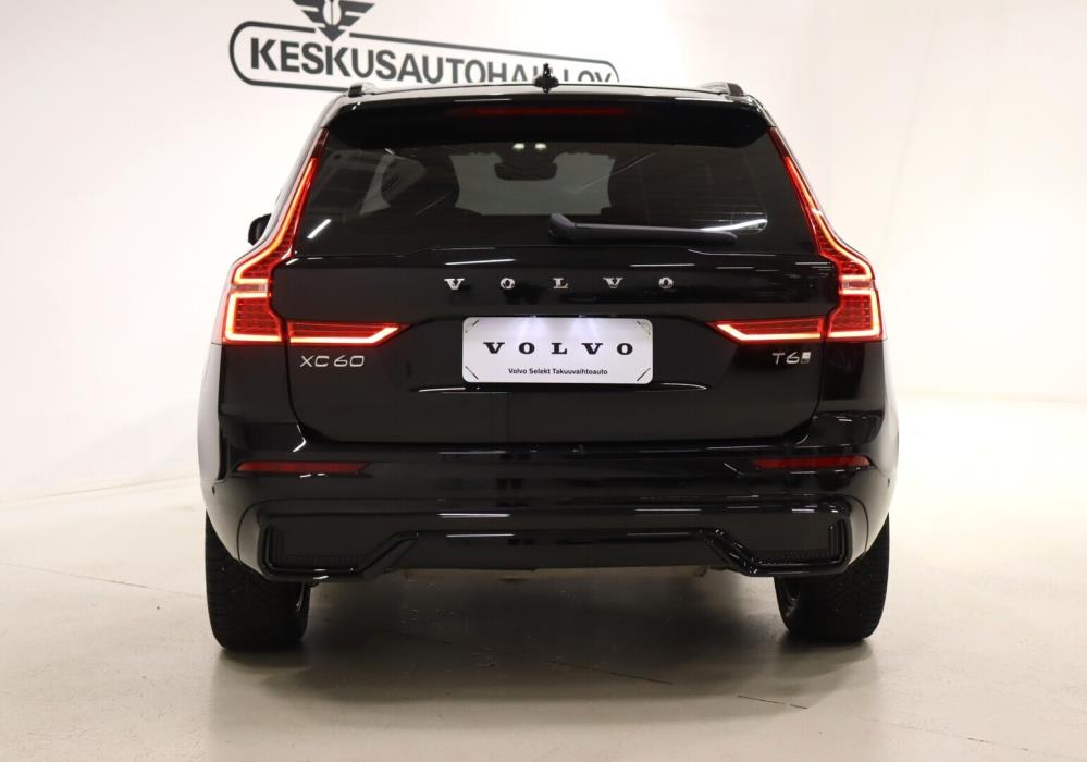 VOLVO XC60 2025