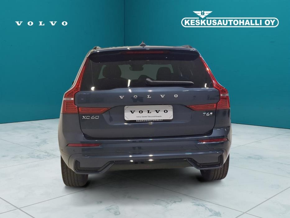 VOLVO XC60 2025