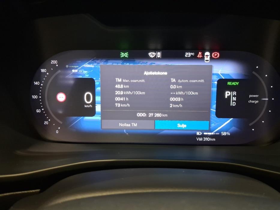 VOLVO EX40 2025