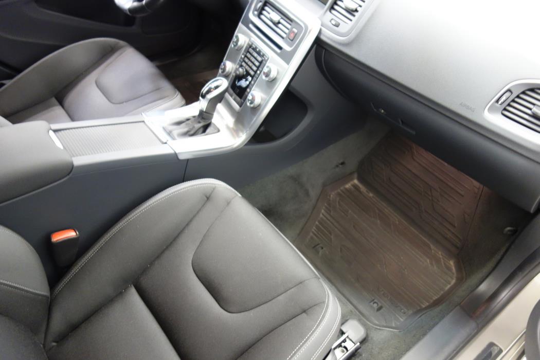 VOLVO V60 2014