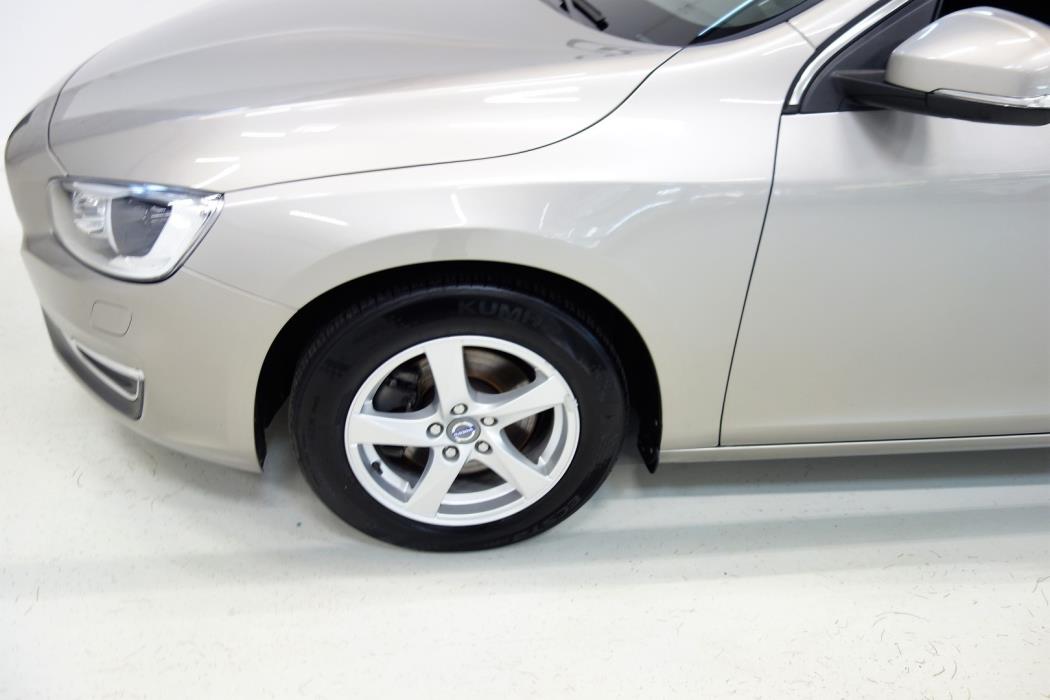 VOLVO V60 2014