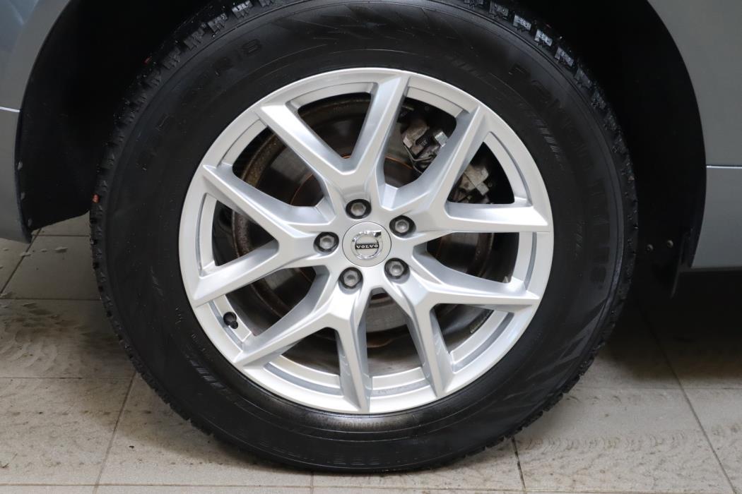 VOLVO XC60 2021