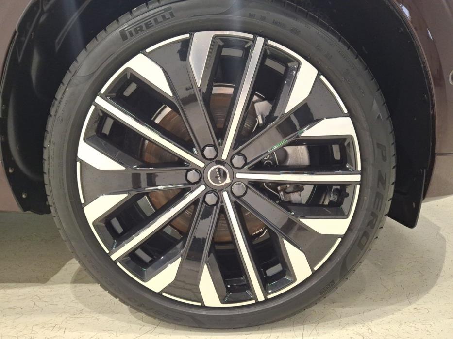 VOLVO XC60 2026