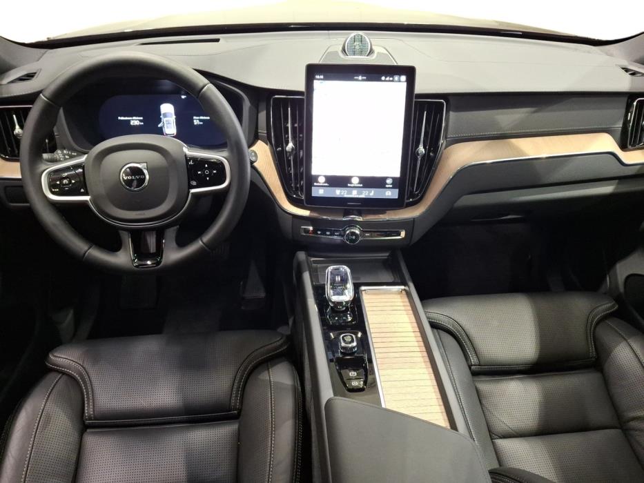 VOLVO XC60 2026